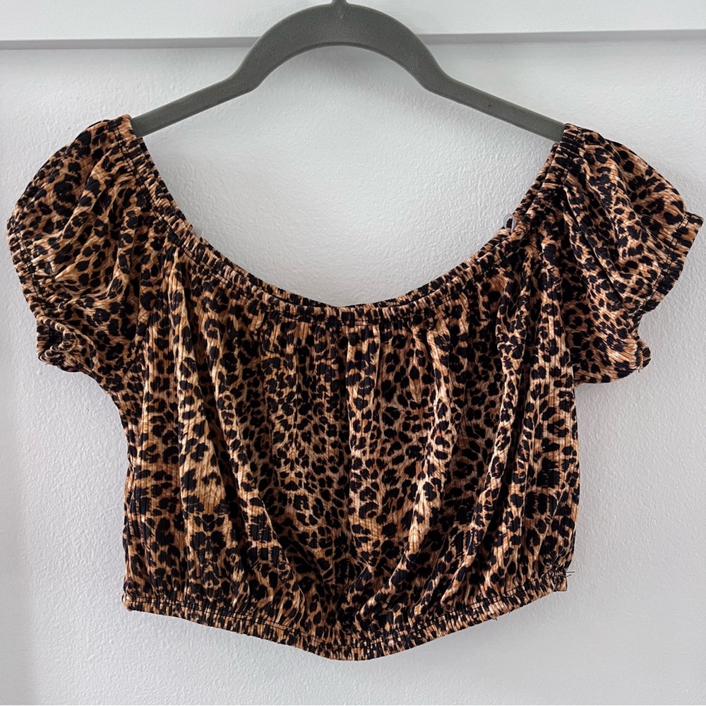NWOT - Cheetah / Leopard print off the shoulder crop top